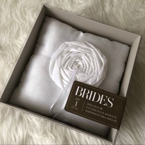 🆕 Brides wedding ring pillow